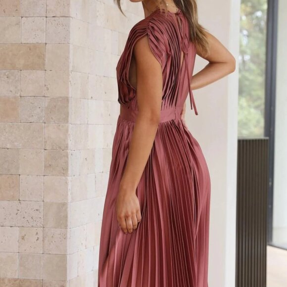 Harper & Lane Stella - Pleated Maxi Dress Rose Size L - Picture 3 of 3